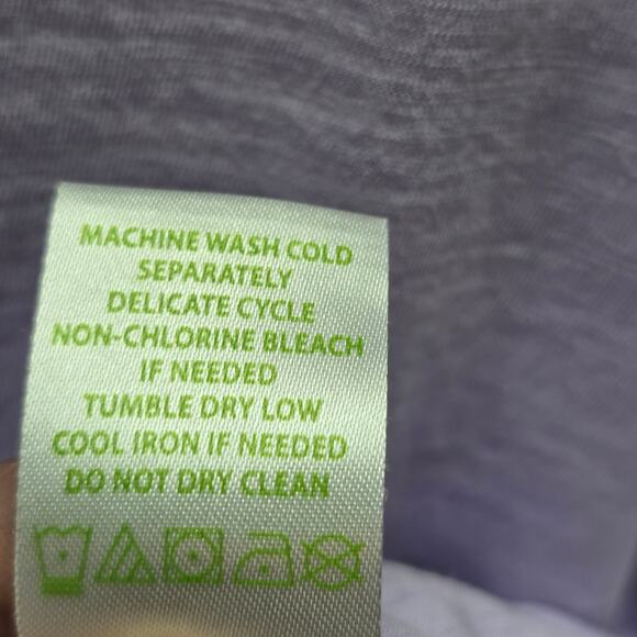 Lilly Pulitzer V-Neck Short Sleeve Pullover T-Shirt Light Purple Small FLAWS - Picture 9 of 9